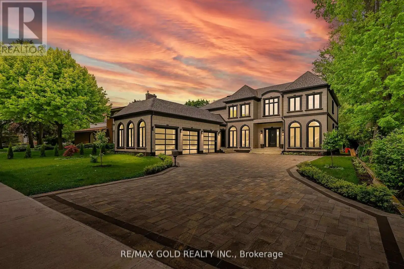 48 Sylvadene Parkway, Vaughan (East Woodbridge)