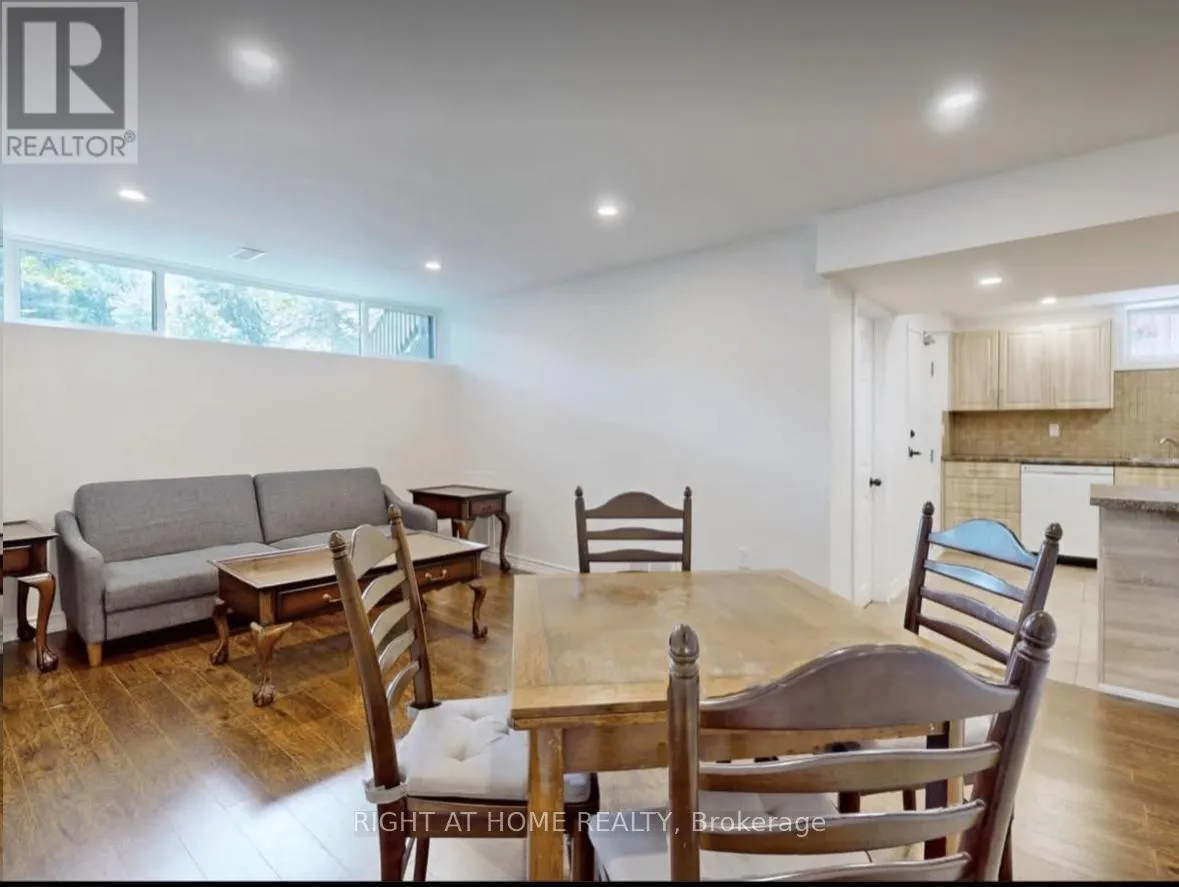 36 Aurora Heights Drive, Aurora (Aurora Heights)