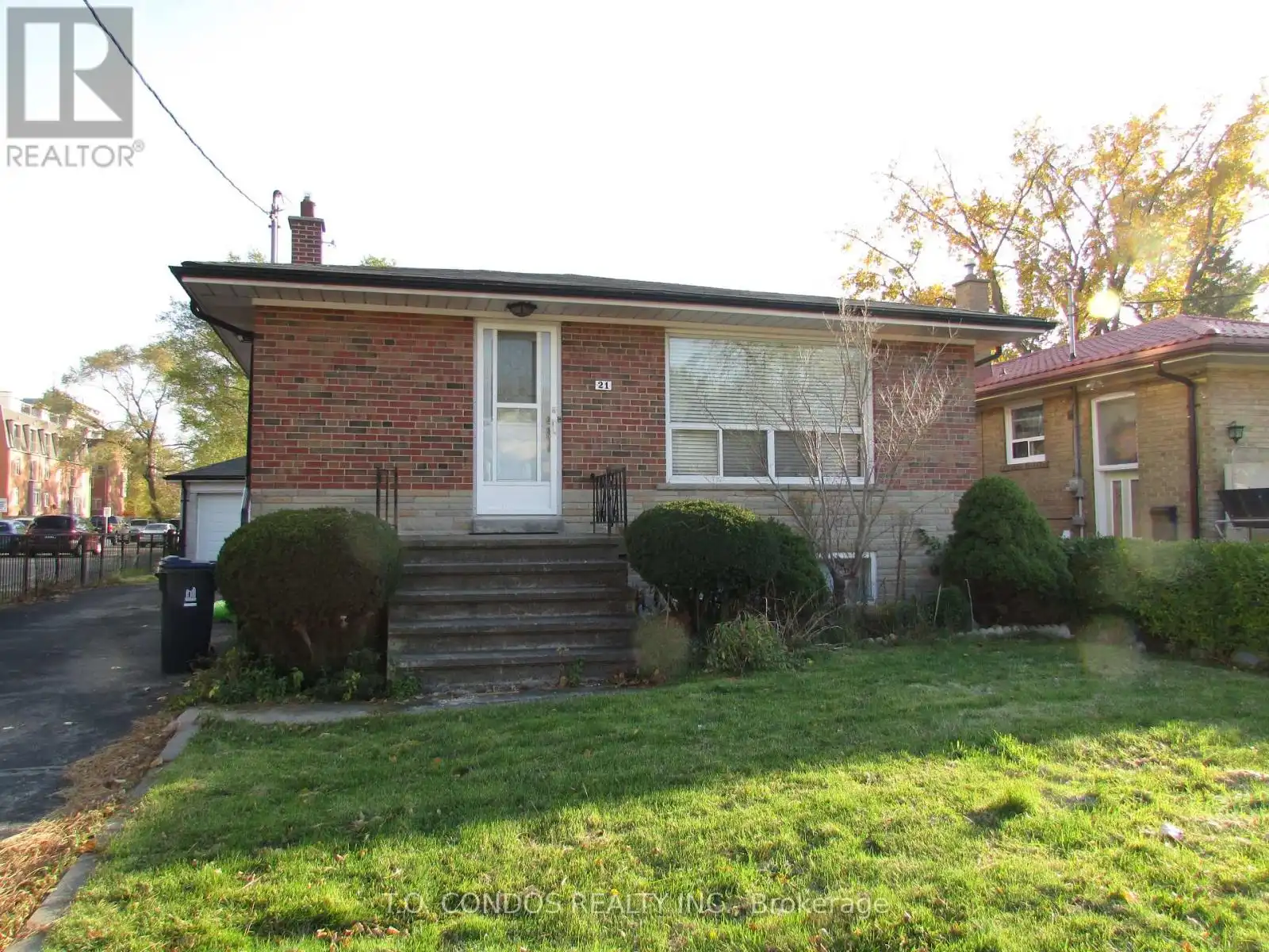21 Black Creek Boulevard, Toronto (Rockcliffe-Smythe)