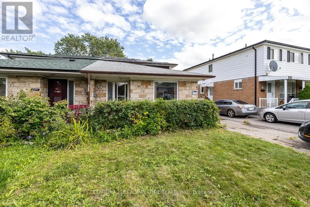 6872 Darcel Avenue, Mississauga (Malton)