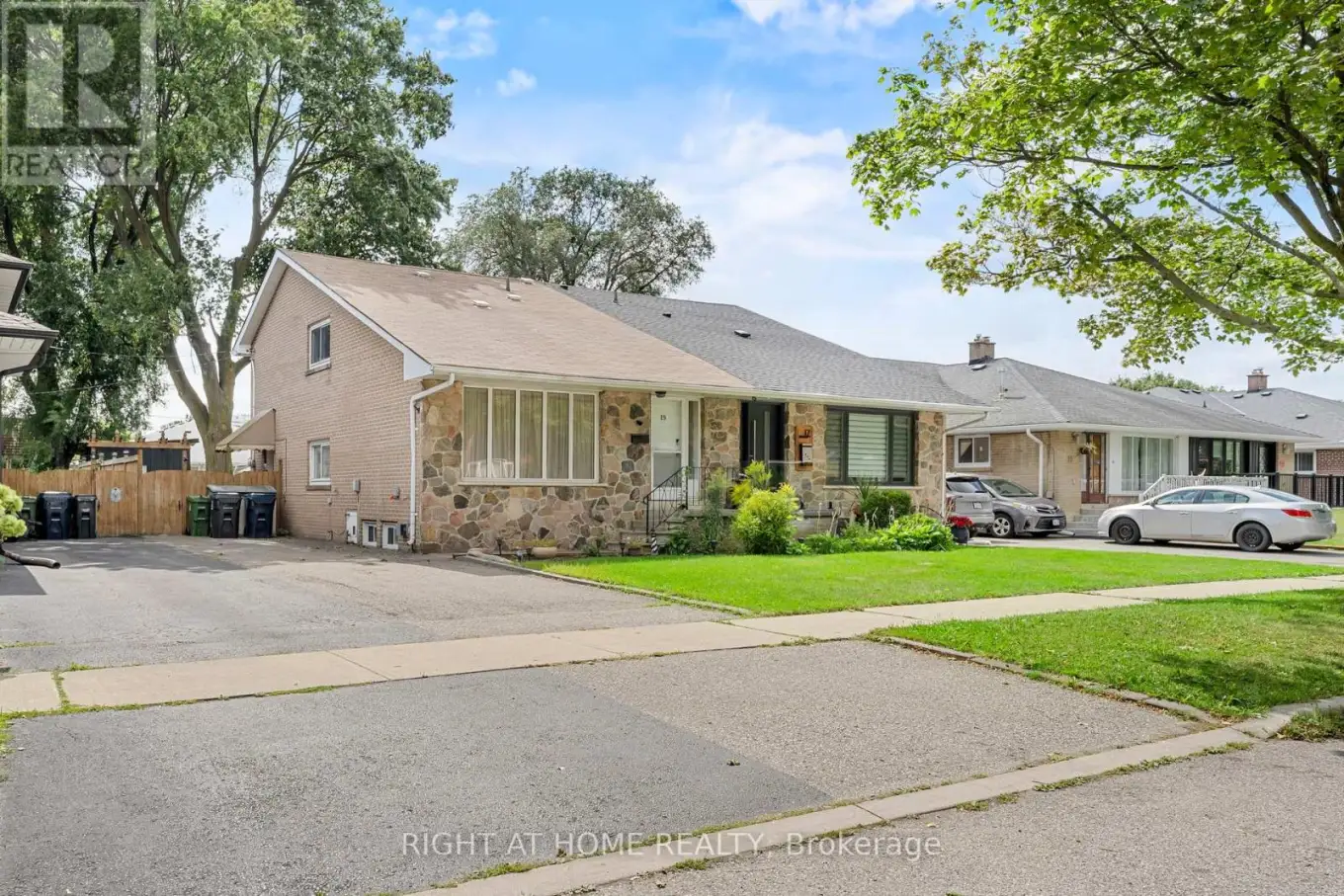 19 Dunsany Crescent, Toronto (Willowridge-Martingrove-Richview)
