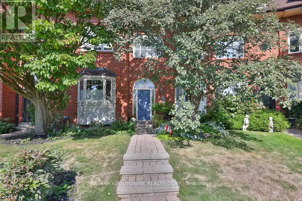 68 Tradewind Drive, Oakville (BR Bronte)