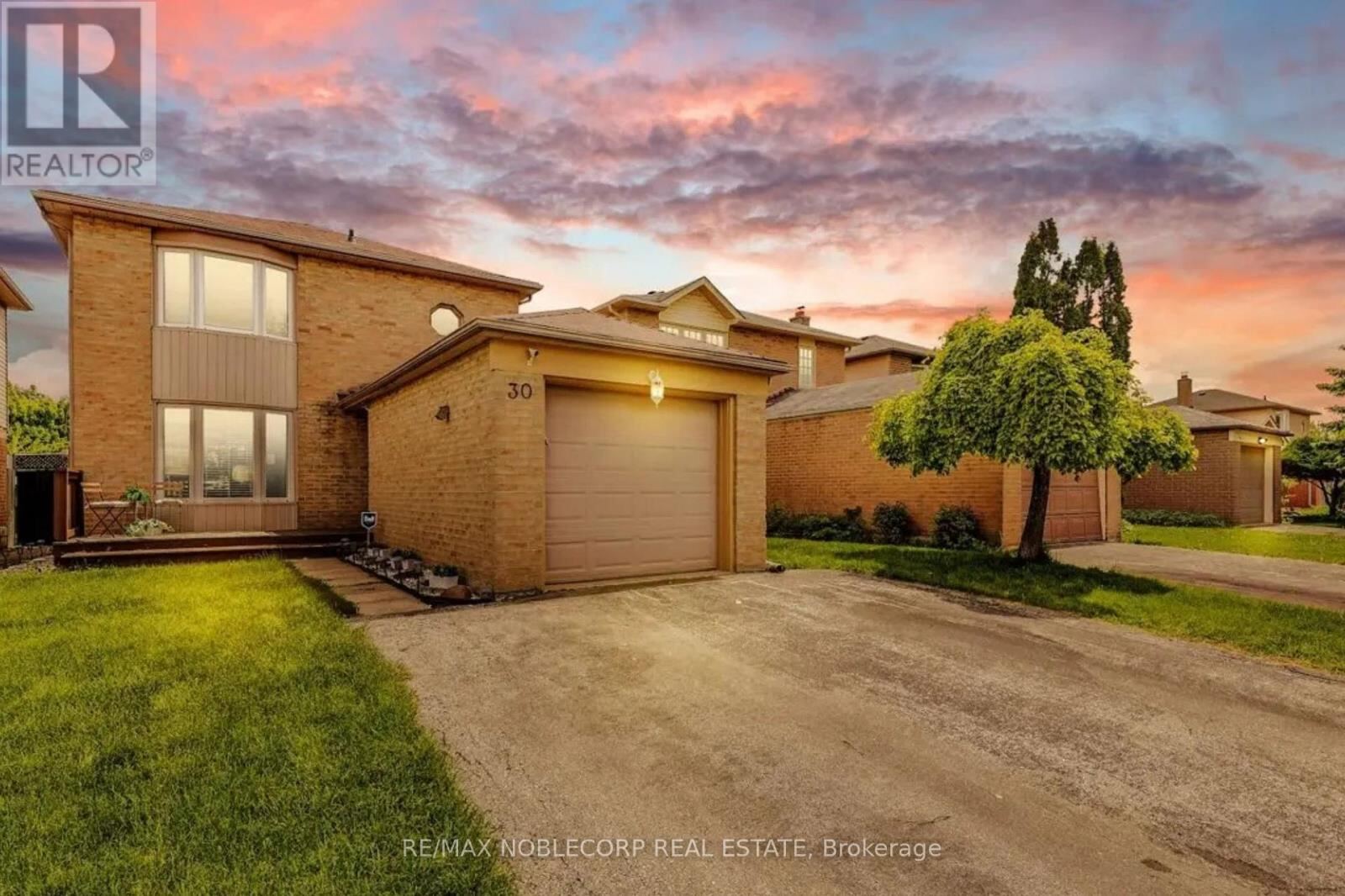 30 Mayberry Court, Brampton (Central Park)
