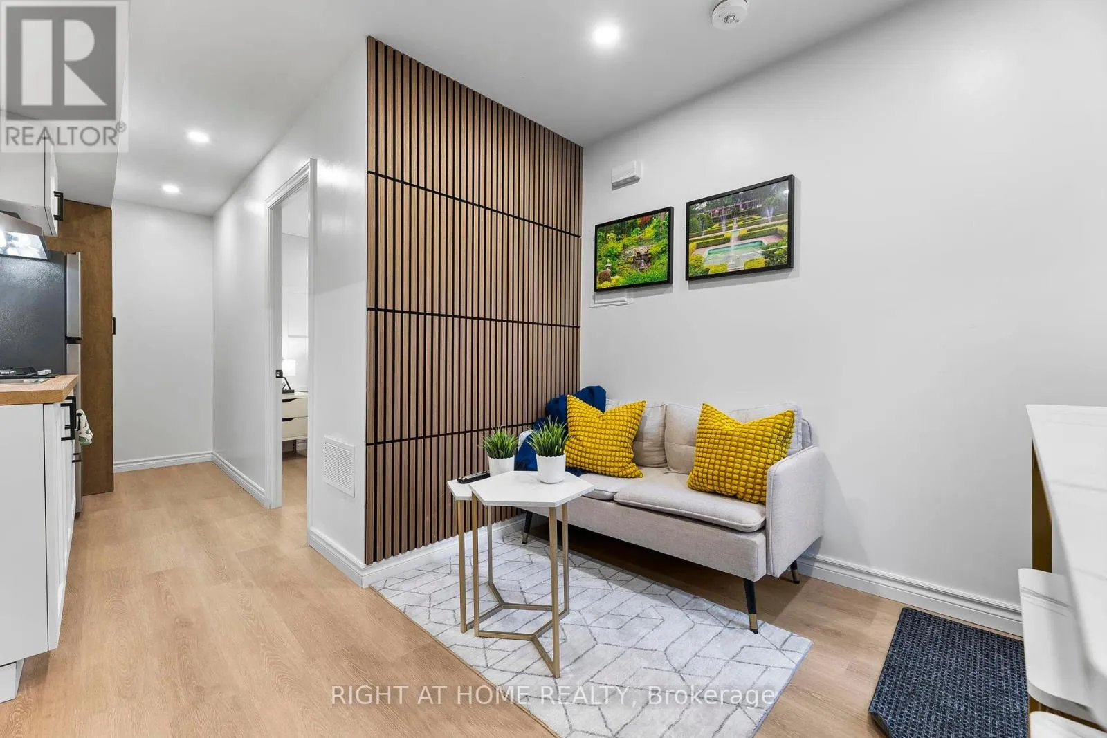 158 Indian Grove Unit Unit B2, Toronto (High Park North)