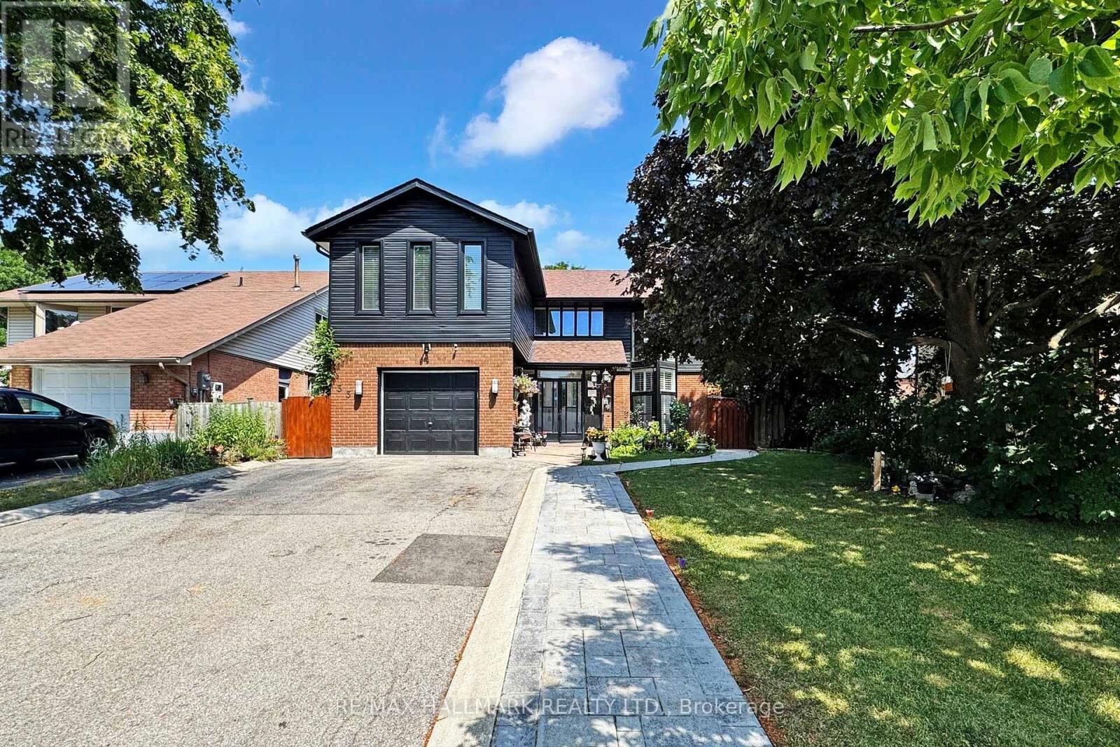 33 Parkside Drive, Brampton (Brampton South)