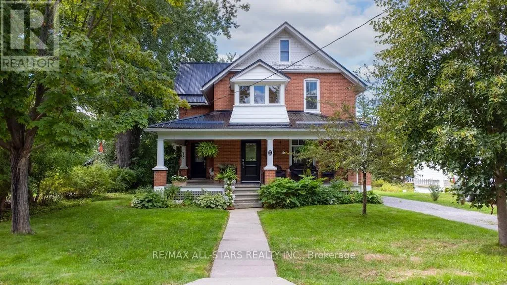 25 Louisa Street, Kawartha Lakes (Fenelon Falls)