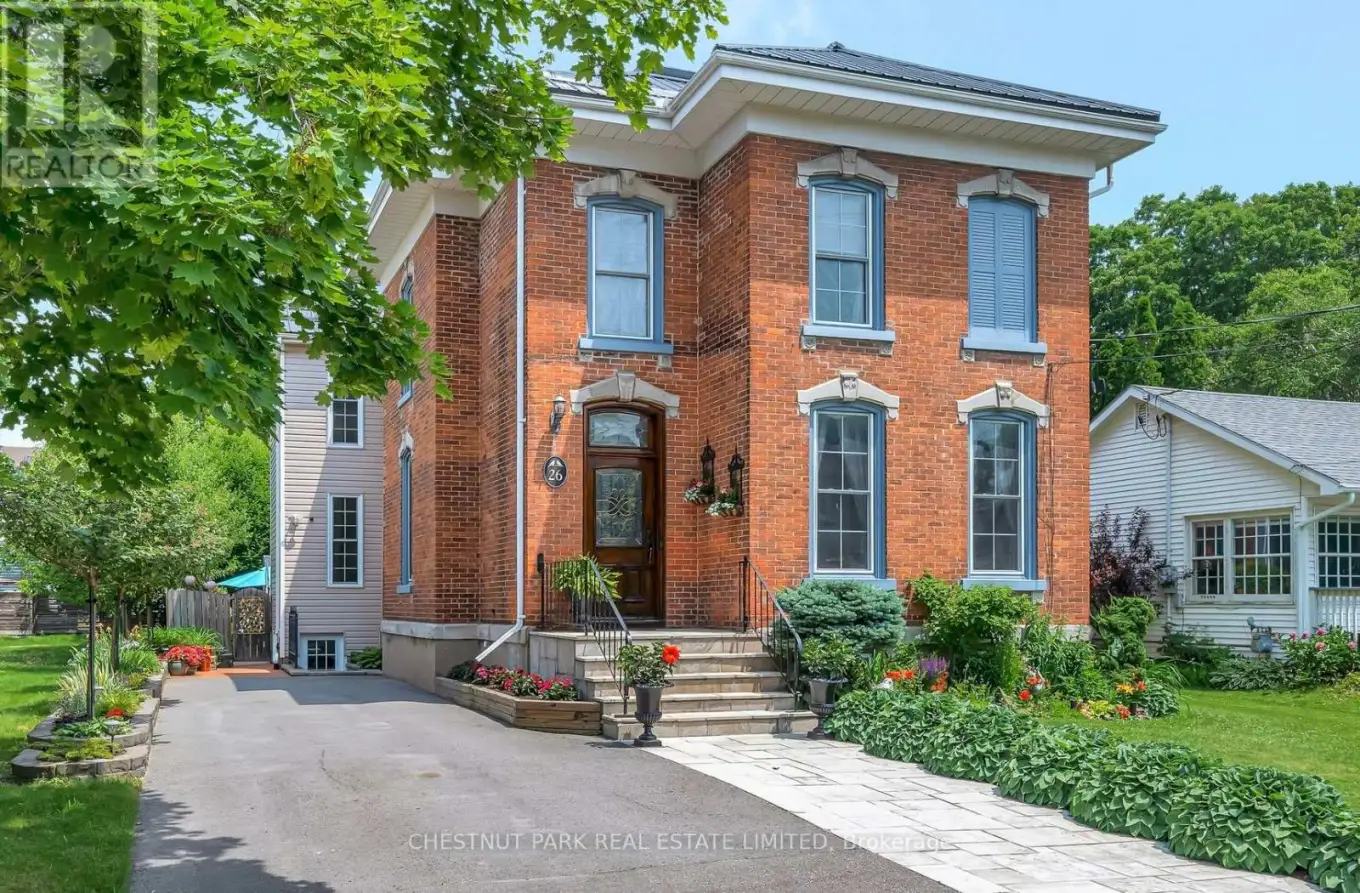 26 Centre Street, Prince Edward County (Picton)