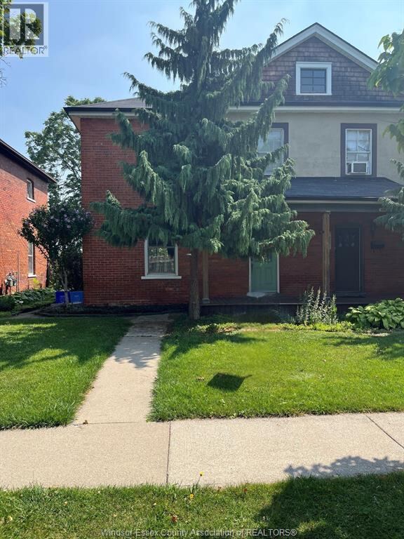 1084 MONMOUTH, Windsor