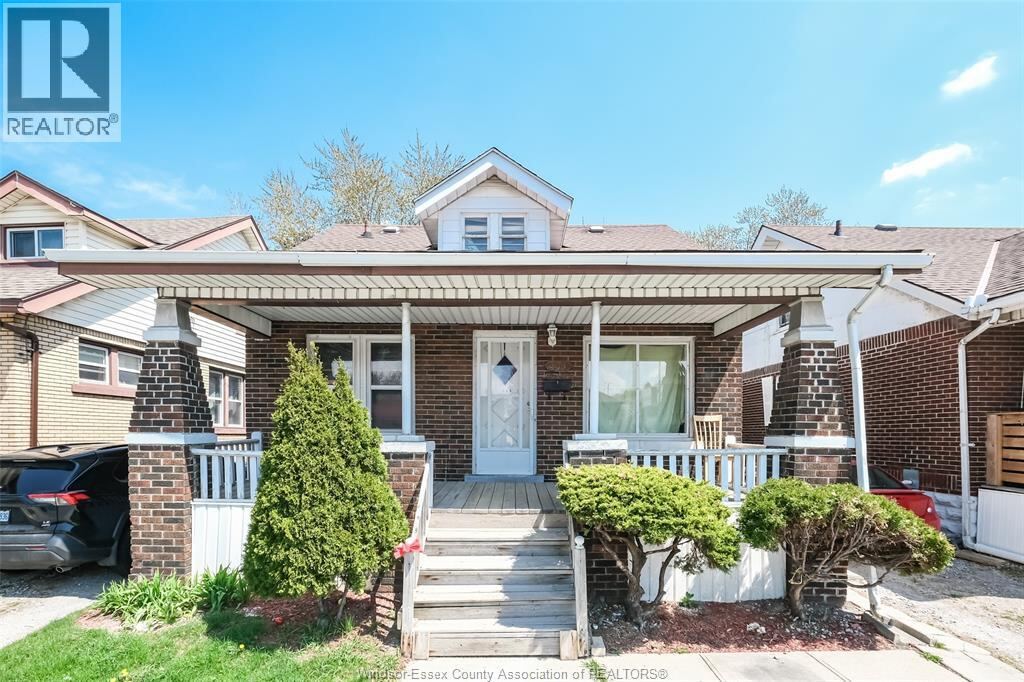 2288 HOWARD Avenue, Windsor