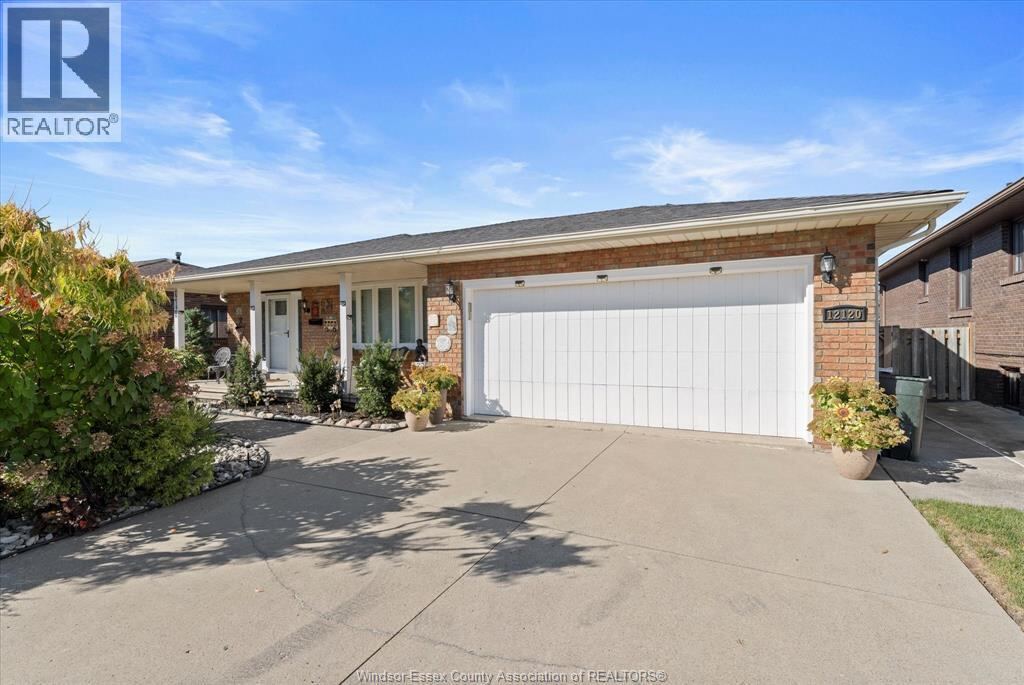 12120 VALENTE Court, Tecumseh