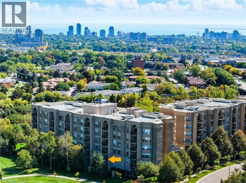 2075 AMHERST HEIGHTS Drive Unit 211, Burlington