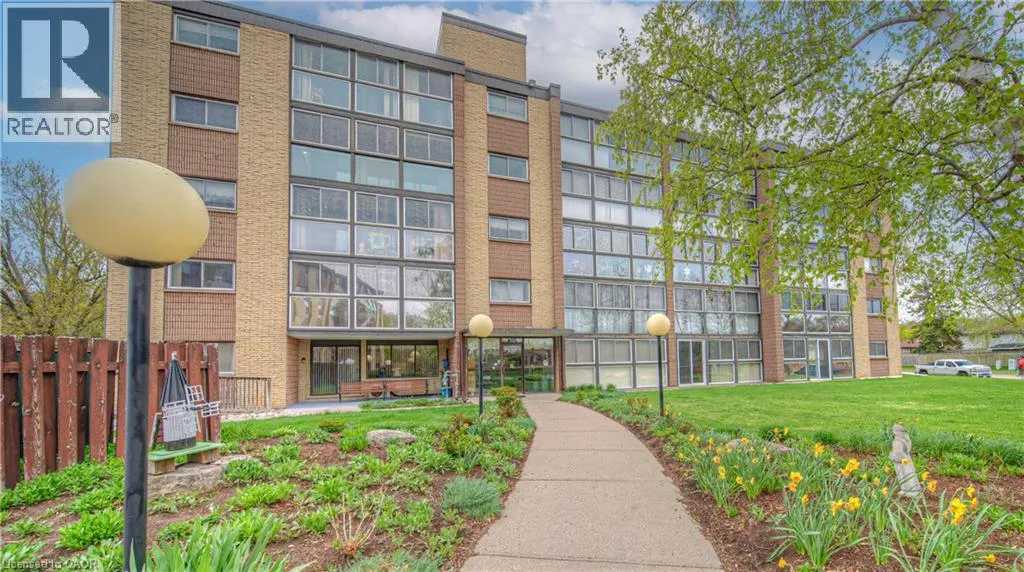 400 CHAMPLAIN Boulevard Unit 406, Cambridge