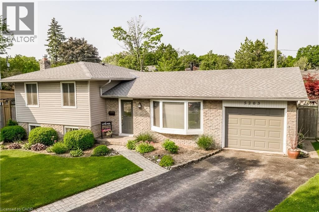 5203 BROUGHTON Crescent, Burlington