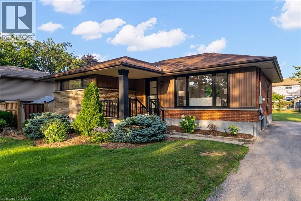 13 SKYLAND Drive, Hamilton