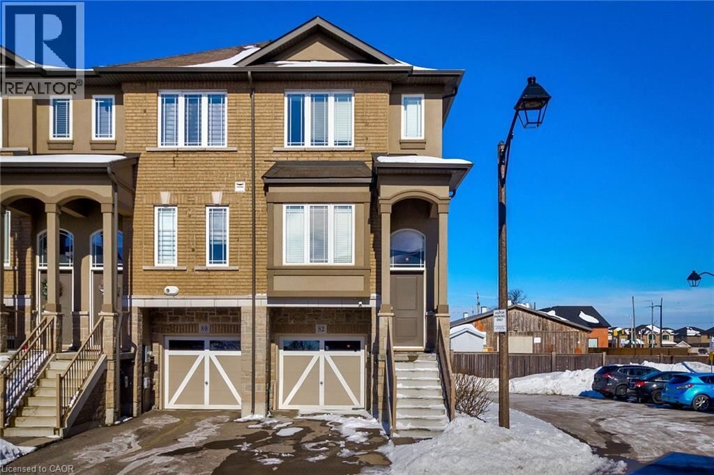 82 BLOOM Crescent, Hamilton