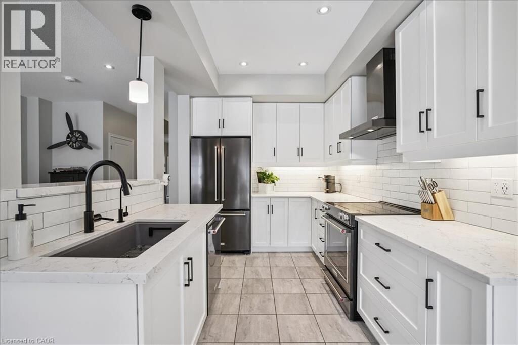 81 BEASLEY Grove, Ancaster