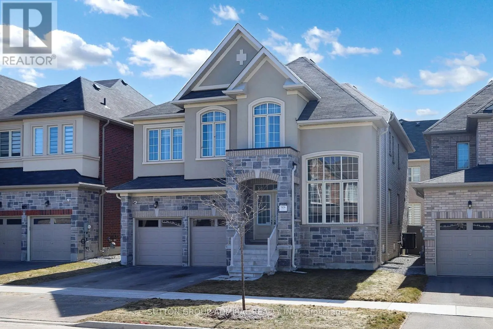 99 Kingknoll Crescent, Georgina (Keswick South)