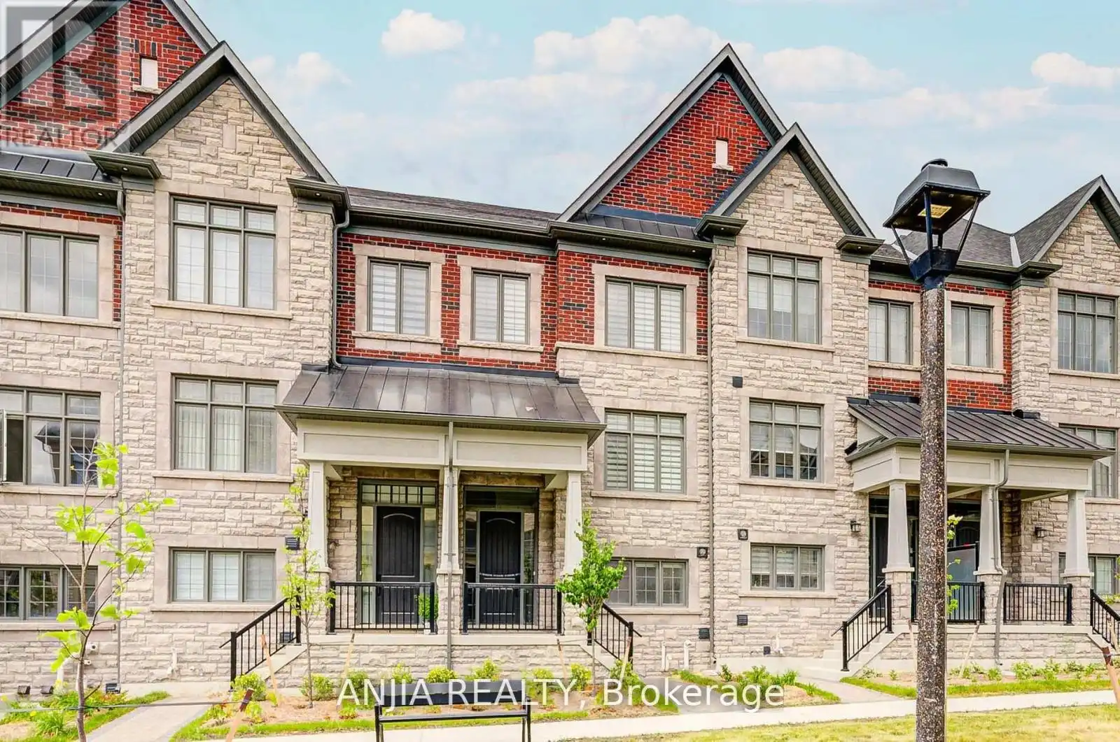 7 Bright Terrace Way East, Markham (Angus Glen)