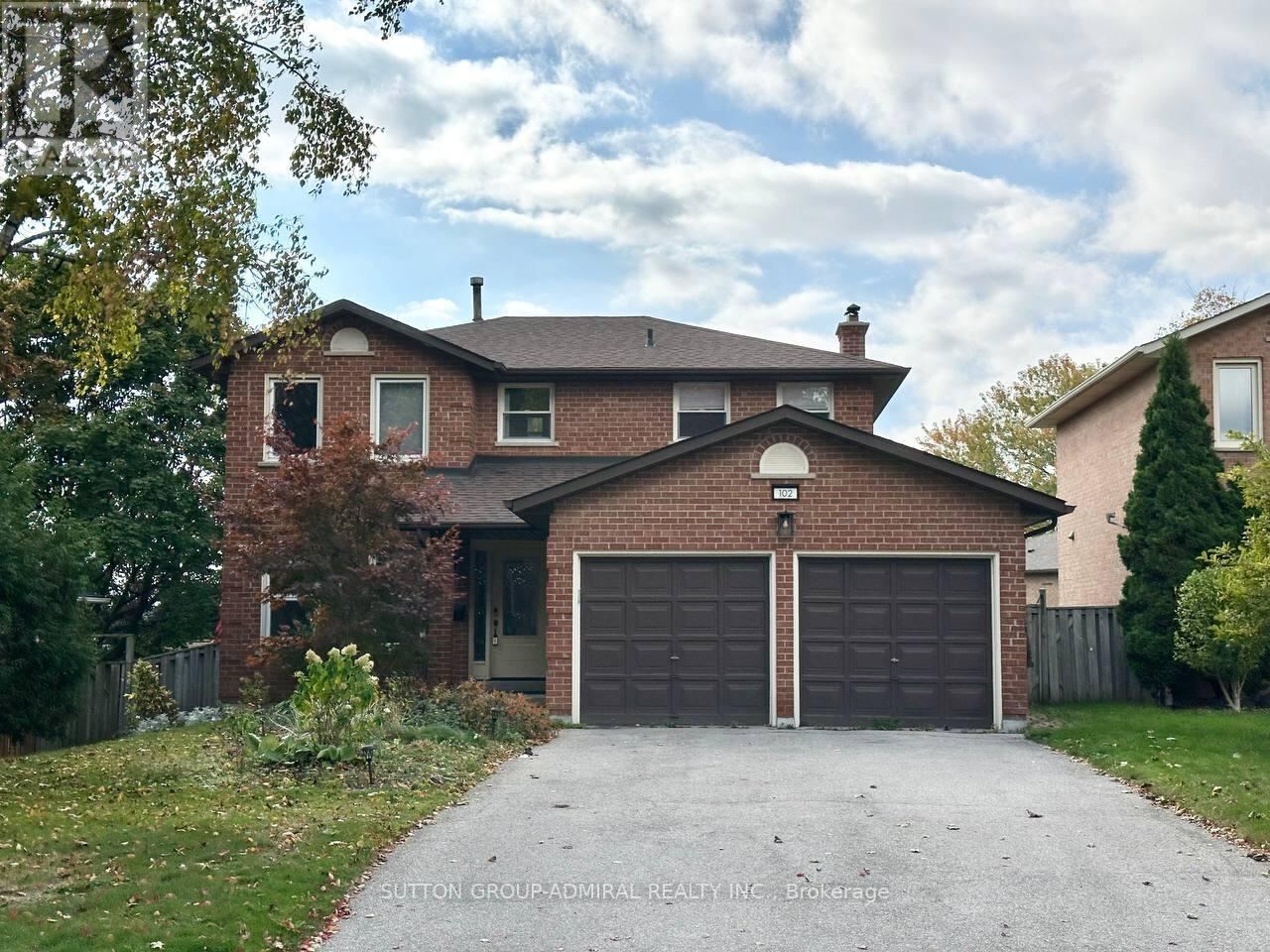 102 Hazelwood Drive, Newmarket (Gorham-College Manor)