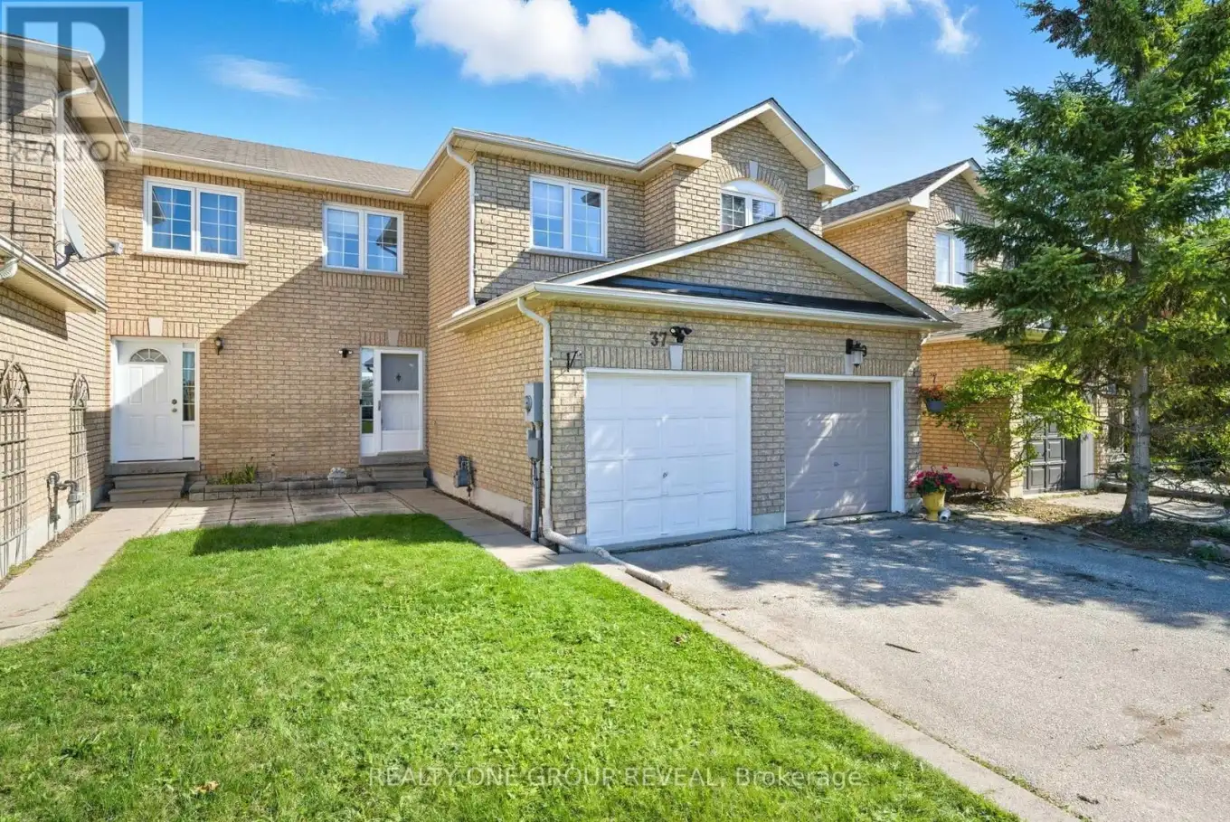 37 Mainprize Crescent, East Gwillimbury (Mt Albert)
