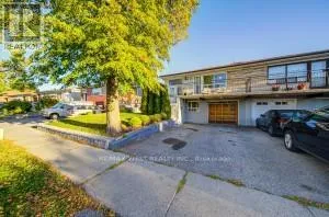 21 Lakeland Drive, Toronto (Thistletown-Beaumonde Heights)