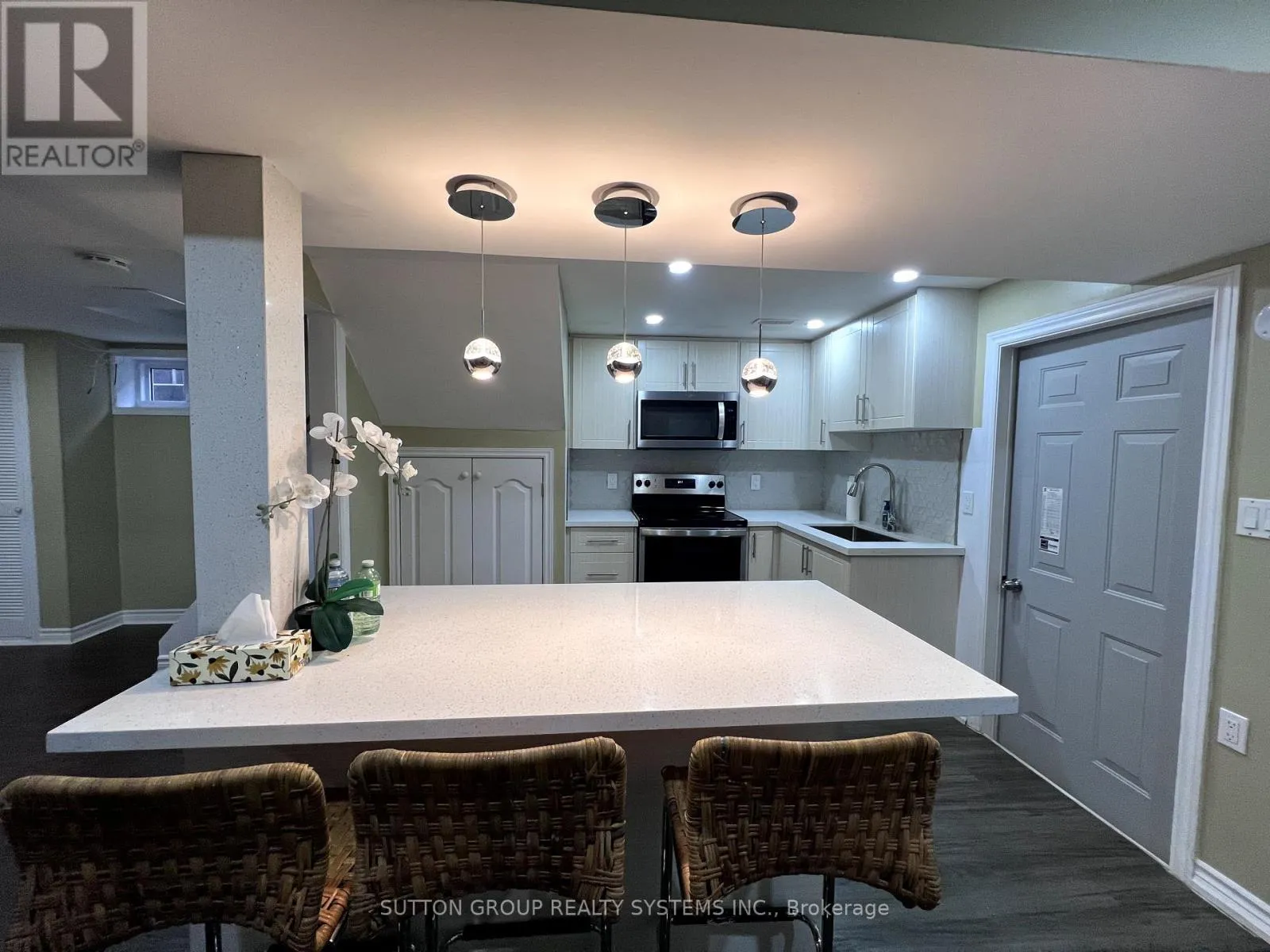 12 Wellesworth Drive, Toronto (Eringate-Centennial-West Deane)