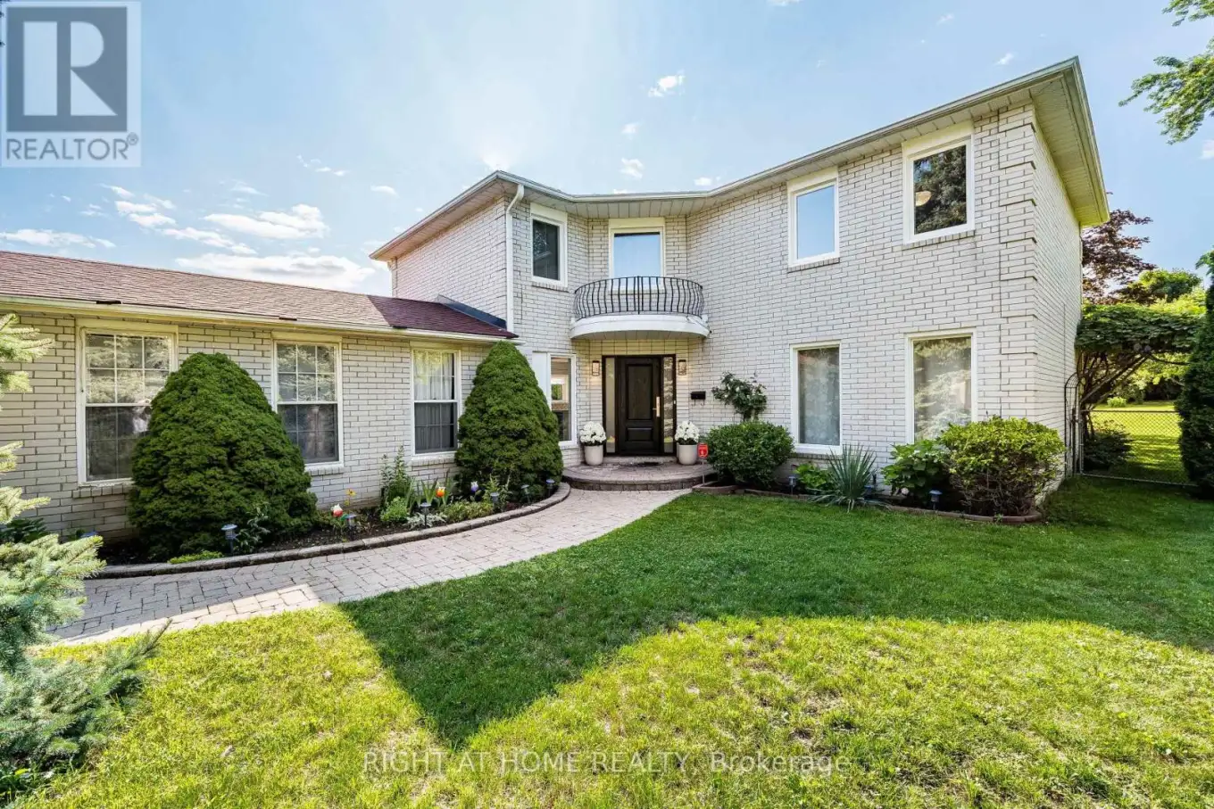 3981 Mahogany Row, Mississauga (Rathwood)