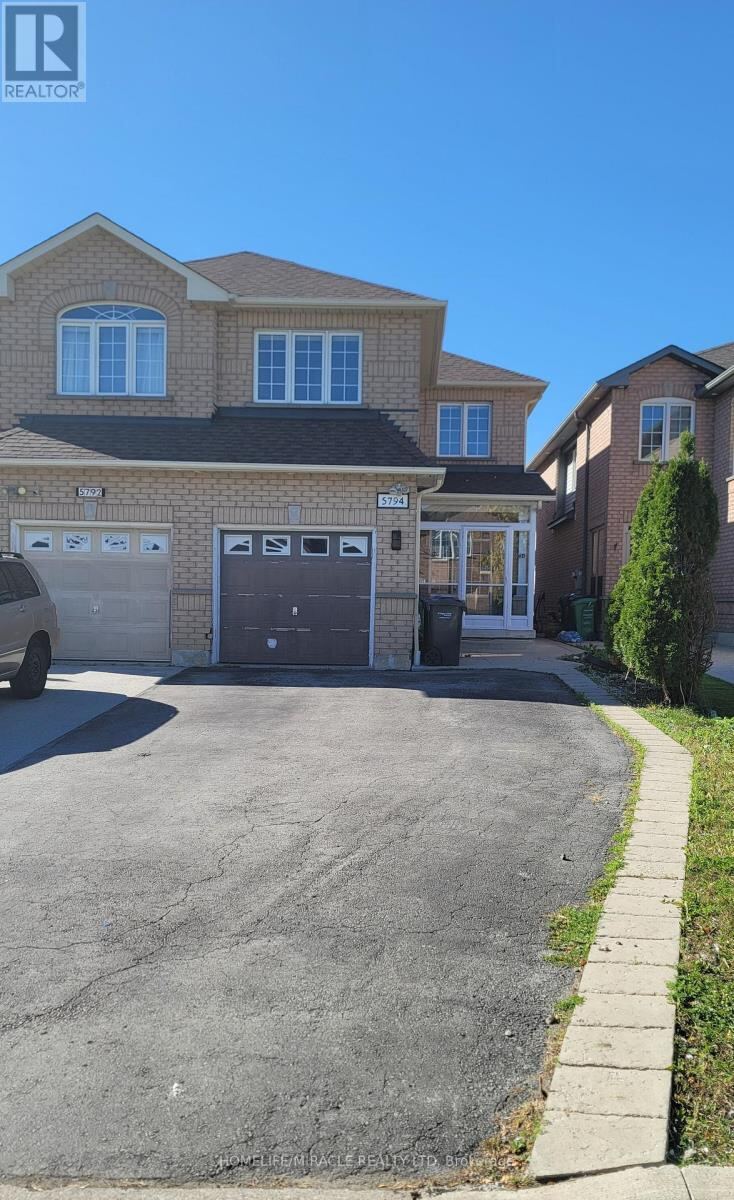 5794 Gant Crescent Unit Basement, Mississauga (East Credit)