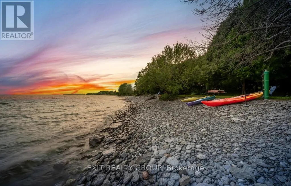 830 County Rd 20, Prince Edward County (Wellington)