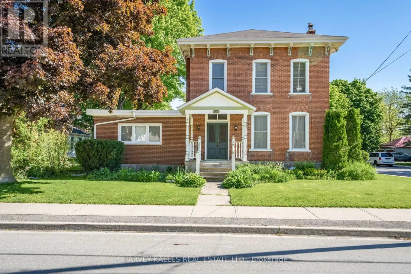 18 Centre Street, Prince Edward County (Picton Ward)