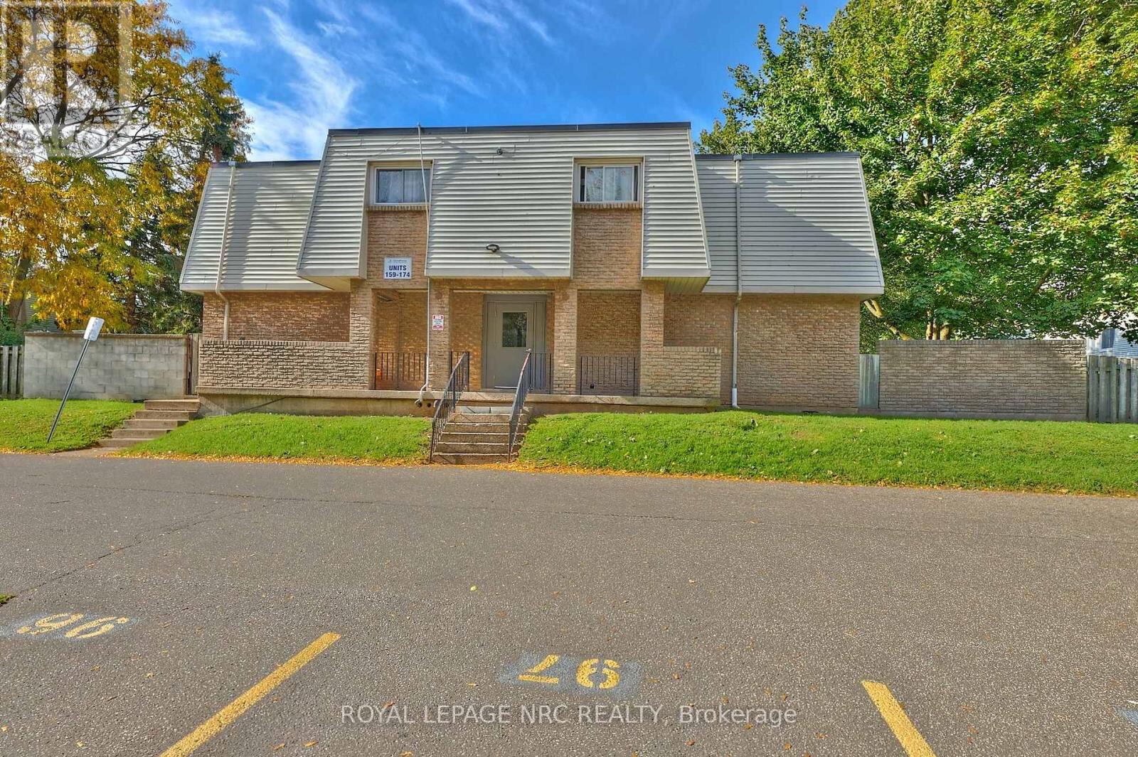 17 Old Pine Trail Unit 164, St. Catharines (Carlton/Bunting)