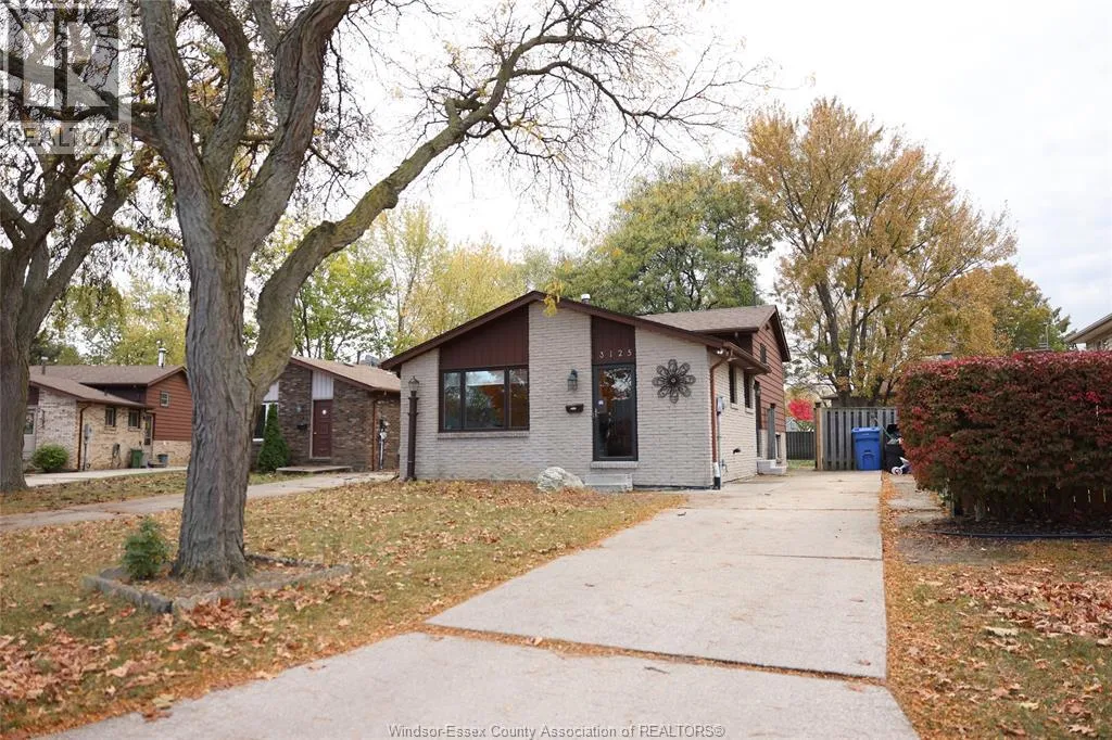 3125 LOCUST Court, Windsor