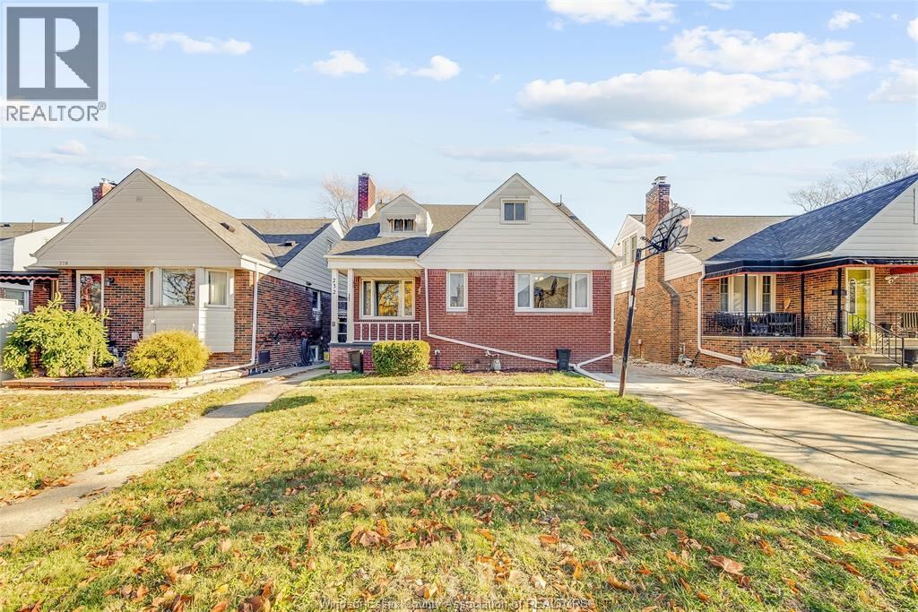 232 ST. LOUIS Avenue, Windsor