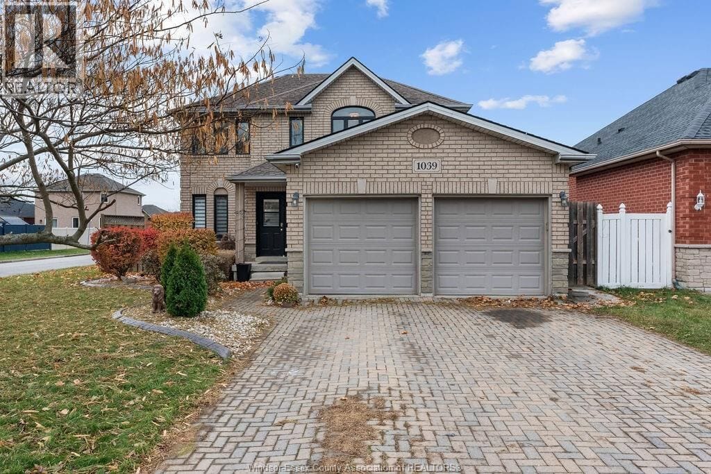 1039 CORA GREENWOOD, Windsor