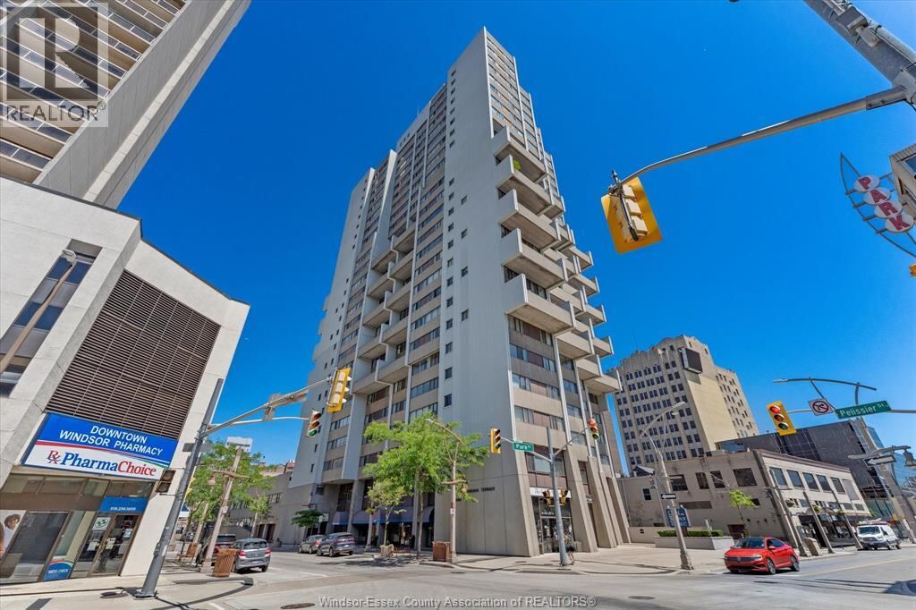 380 PELISSIER Unit 1701, Windsor