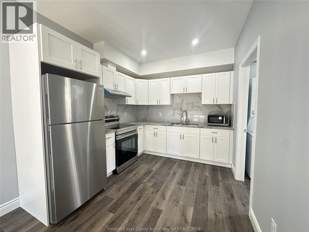 1013-1015 CALIFORNIA Avenue, Windsor