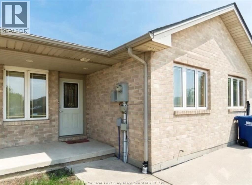 4316 TUMBLEWEED Crescent, Windsor