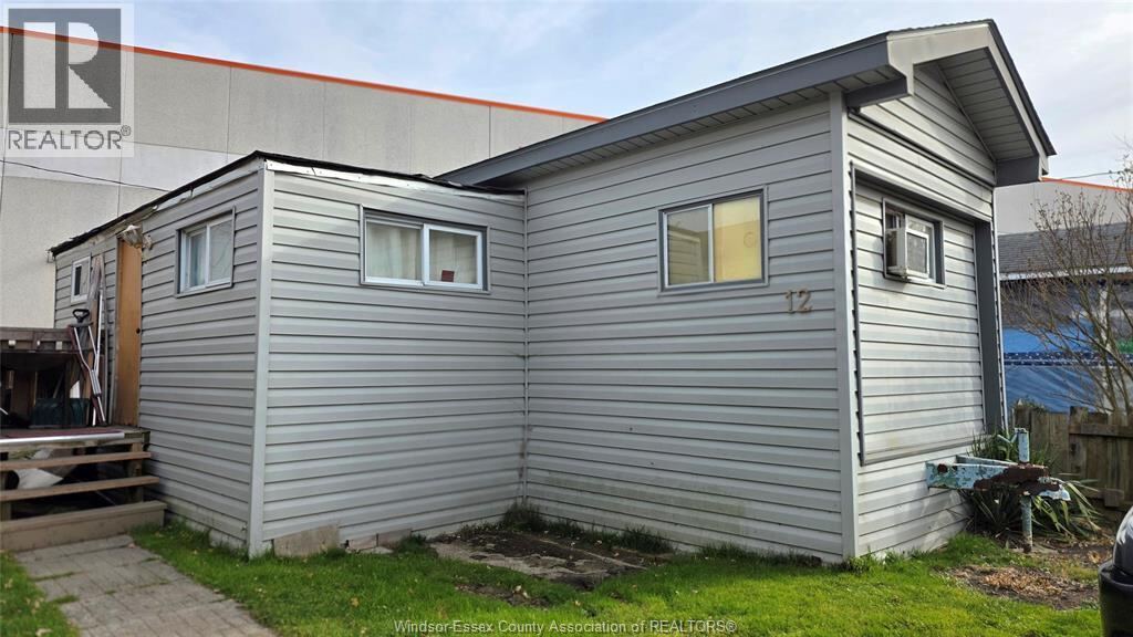 12 BONITA, Windsor