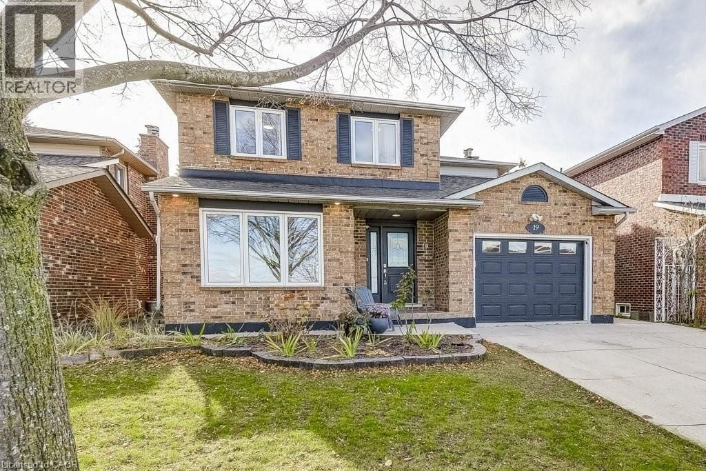 19 NATIONAL Drive, Stoney Creek