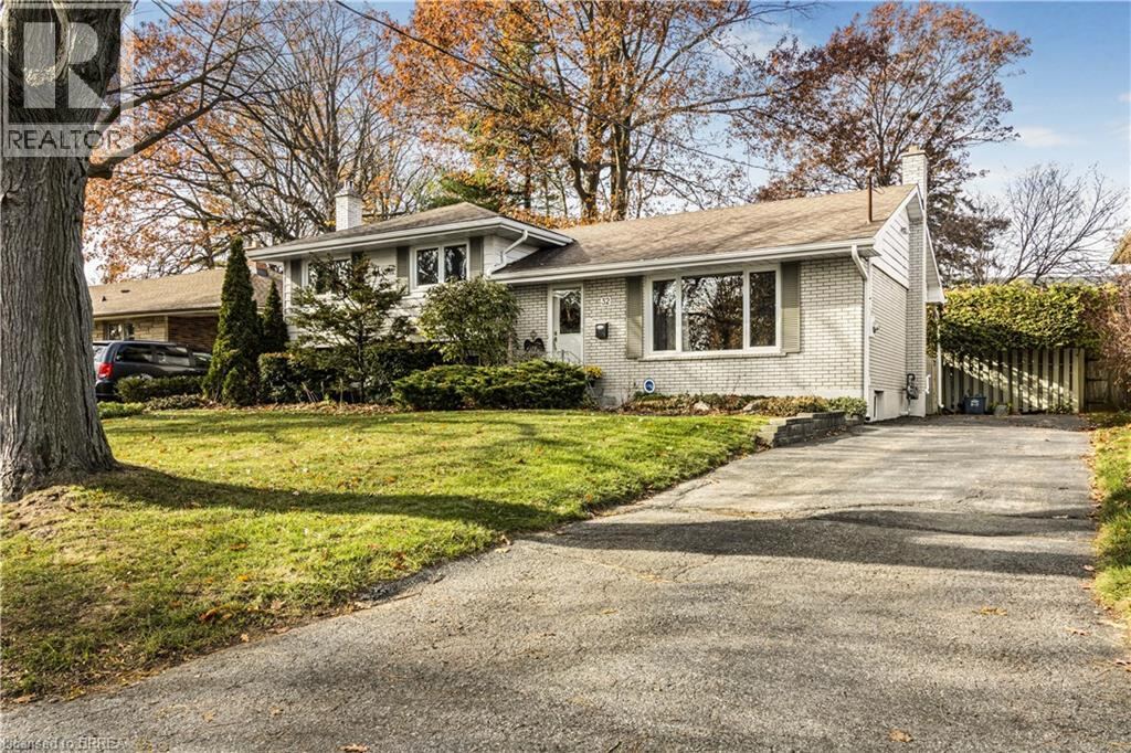 32 PUSEY Boulevard, Brantford