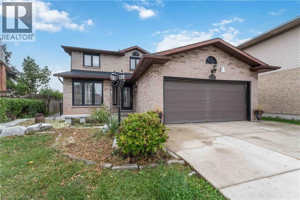 15 ANITA Court, Hamilton