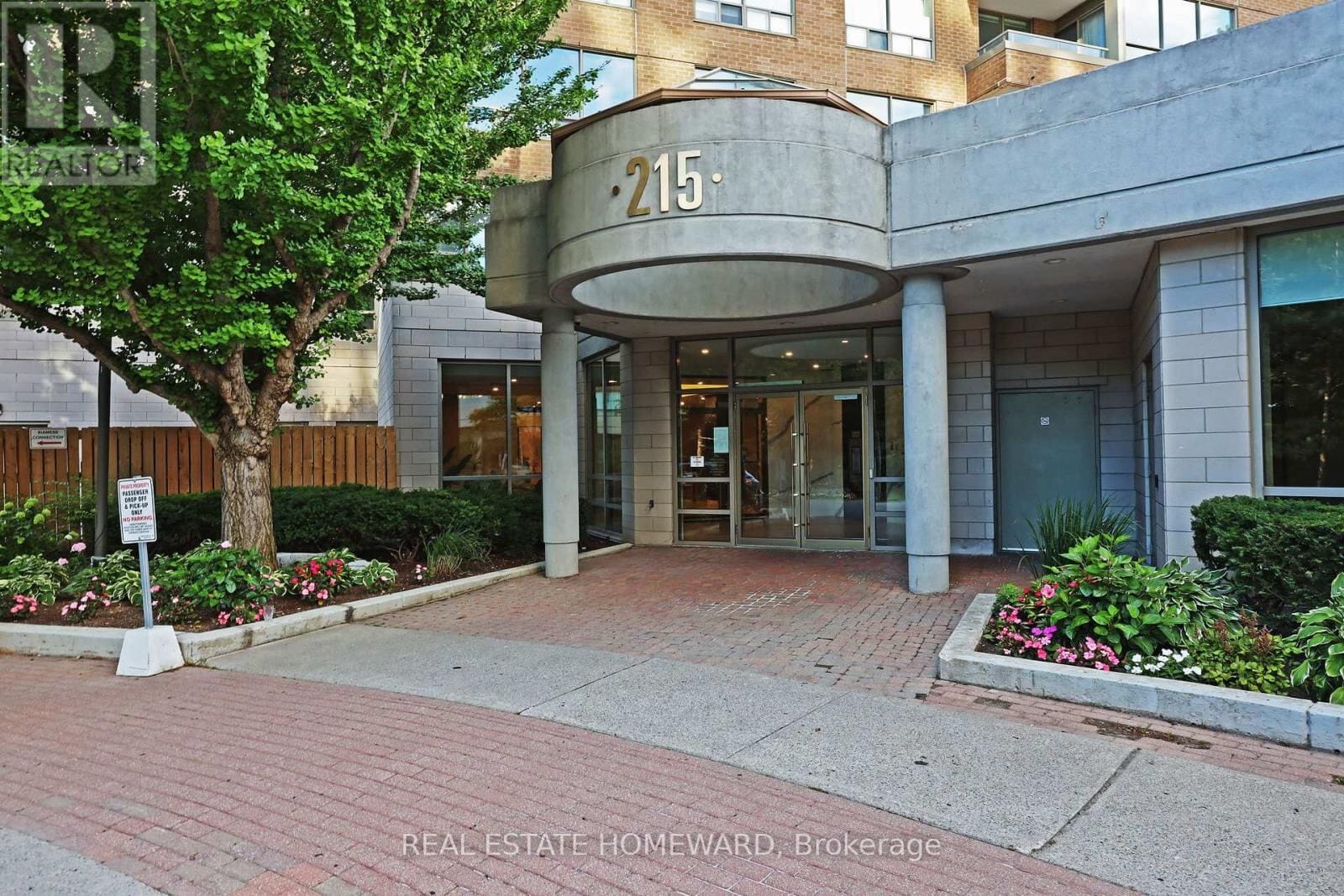 215 Wynford Drive Unit 801, Toronto (Flemingdon Park)
