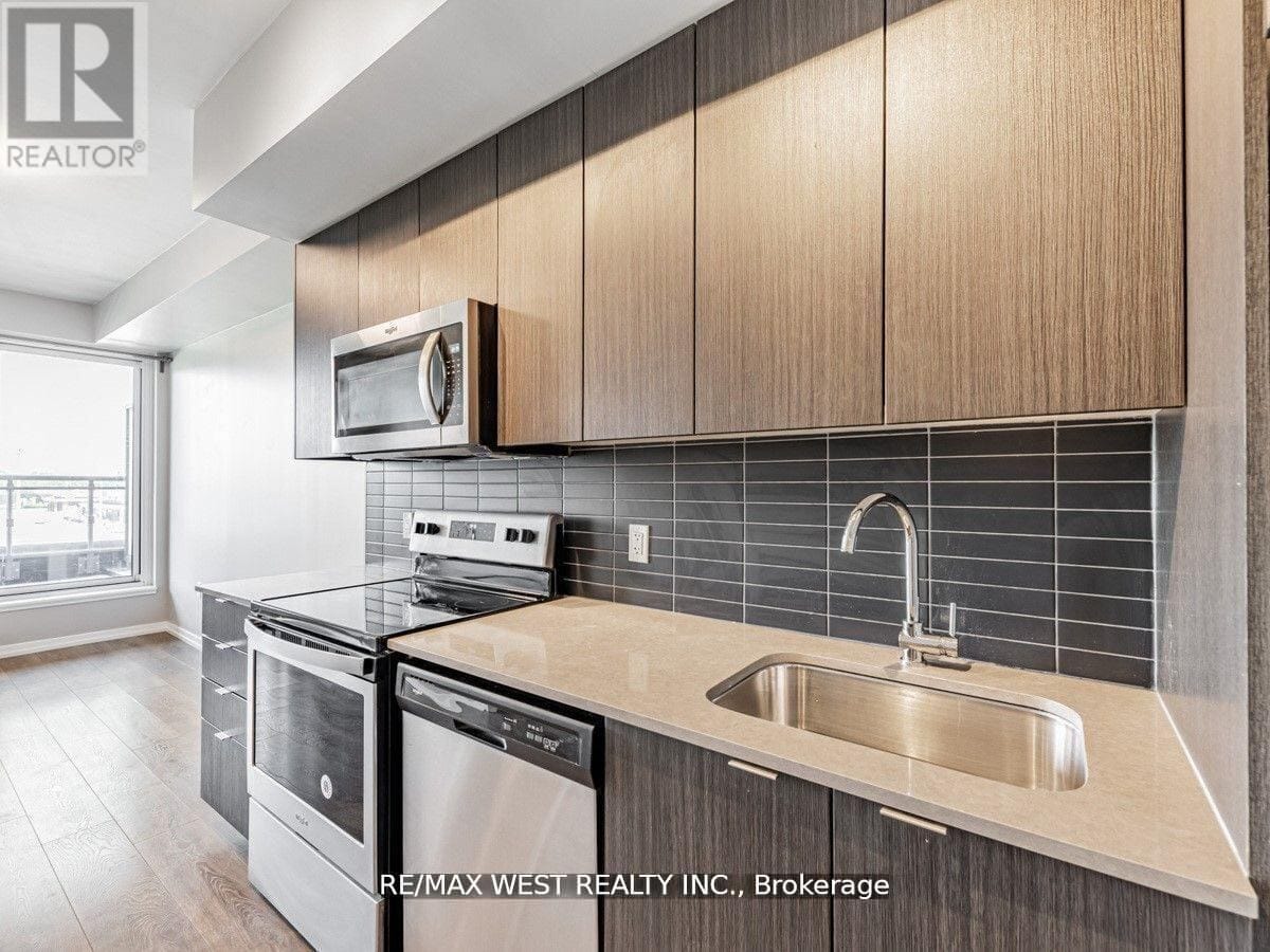 3237 Bayview Avenue Unit 305, Toronto (Bayview Village)