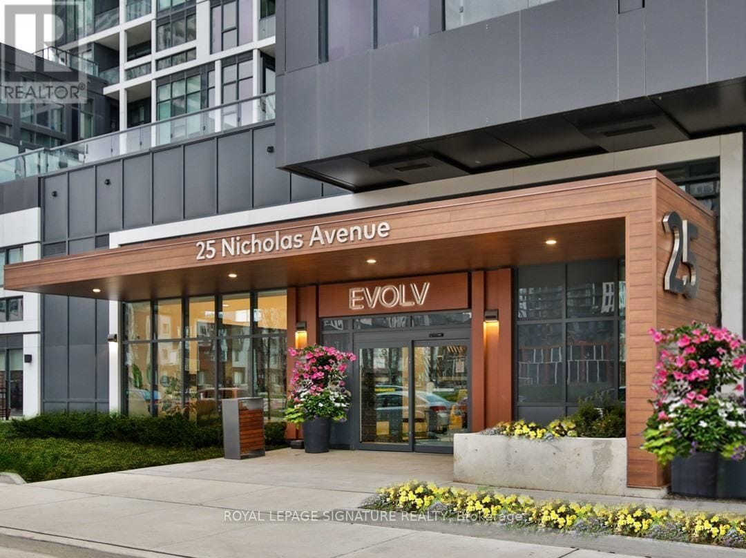 25 Nicholas Avenue Unit 209, Toronto (Regent Park)