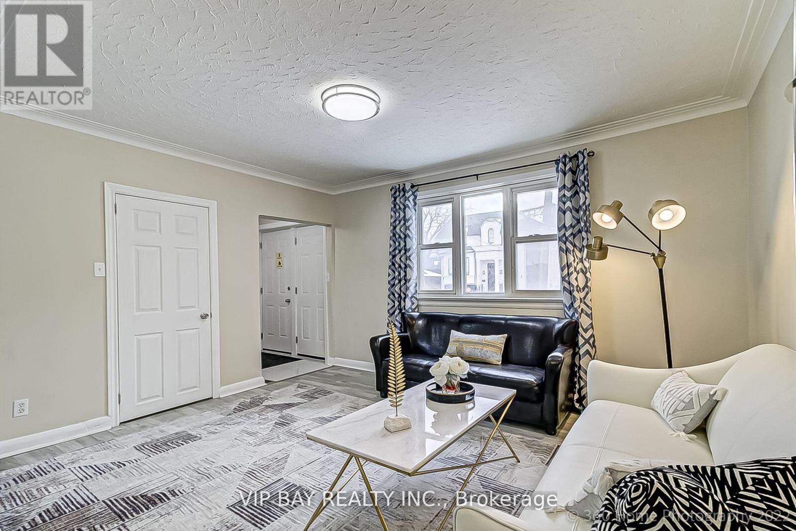 52 Athabaska Avenue, Toronto (Newtonbrook East)