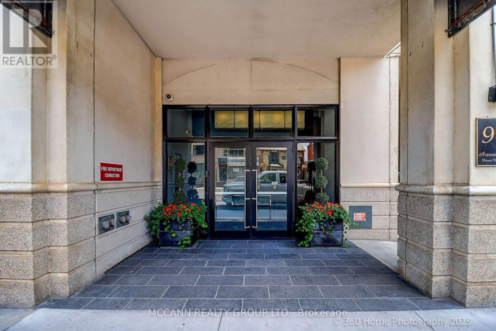 99 Avenue Road Unit 607, Toronto (Annex)