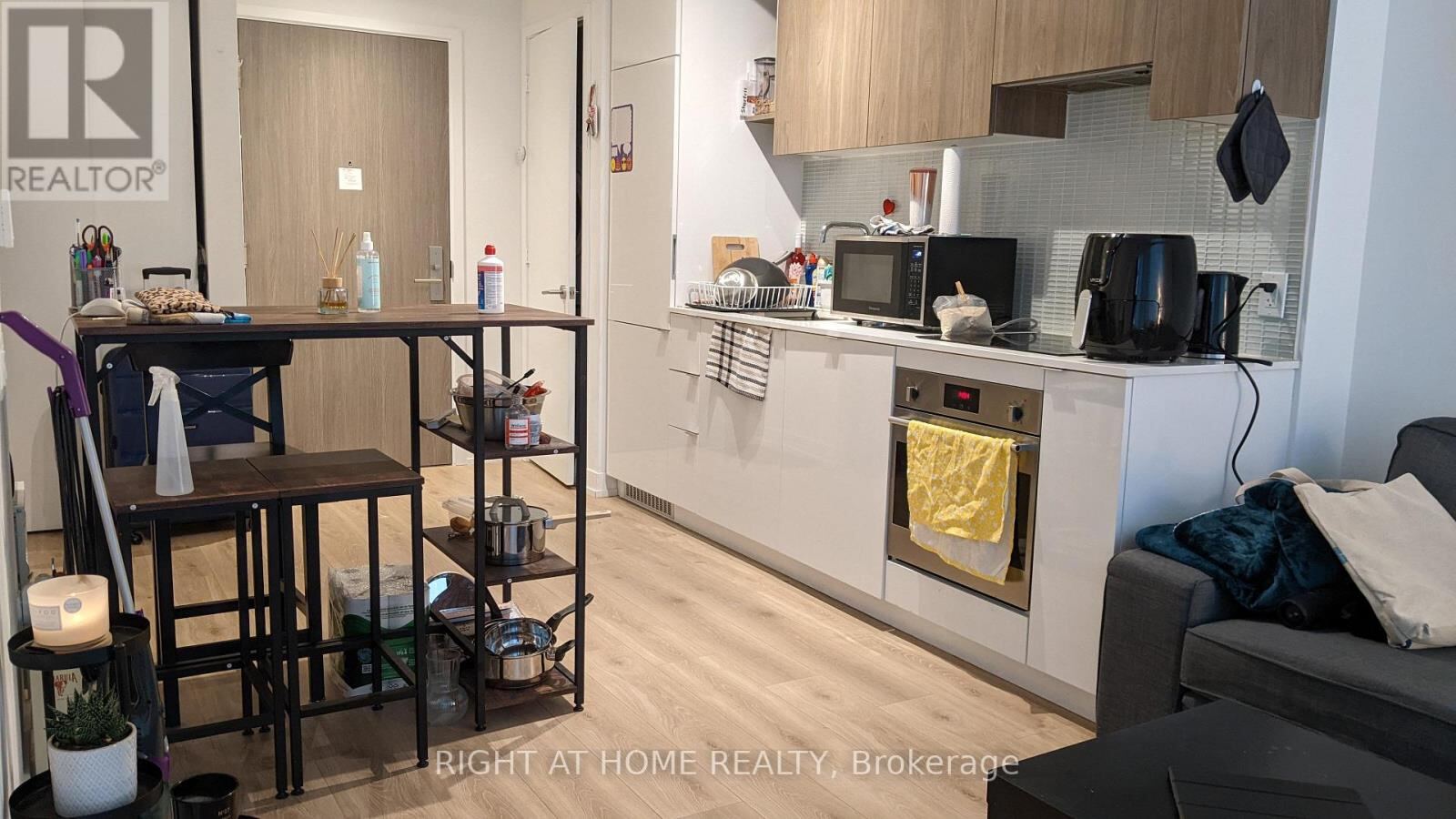 161 Roehampton Avenue Unit 727, Toronto (Mount Pleasant West)