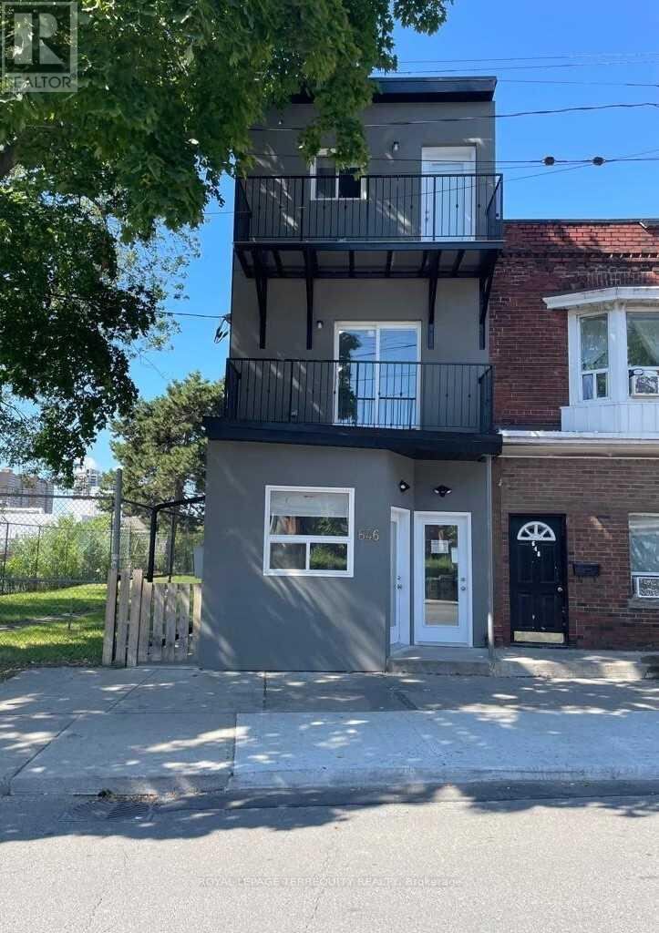646 Lansdowne Avenue Unit 3, Toronto (Little Portugal)