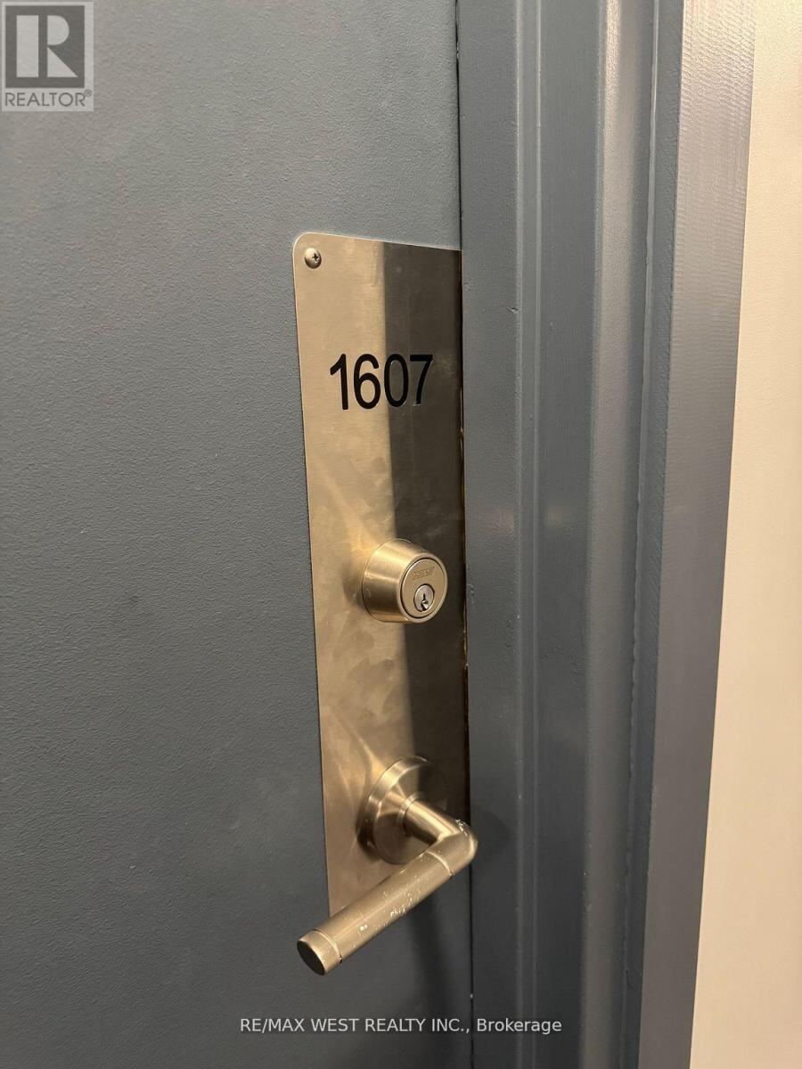 40 Homewood Avenue Unit 1607, Toronto (Cabbagetown-South St. James Town)