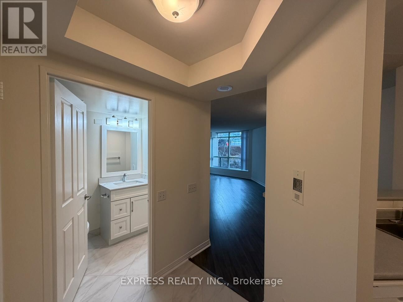 942 Yonge Street Unit 207, Toronto (Annex)
